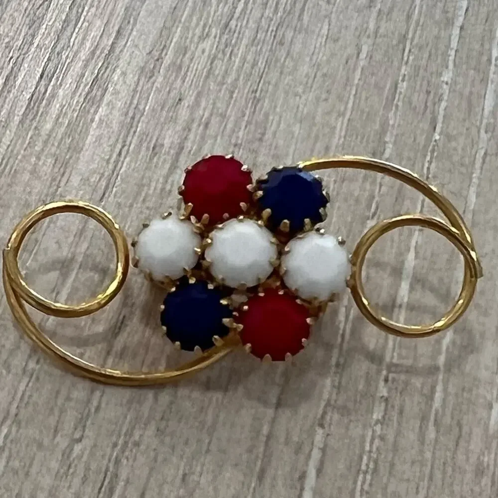 Vintage glass USA Unsigned Brooch